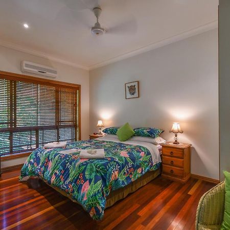 Hibiscus Lodge Bed & Breakfast Wongaling Beach Exterior photo