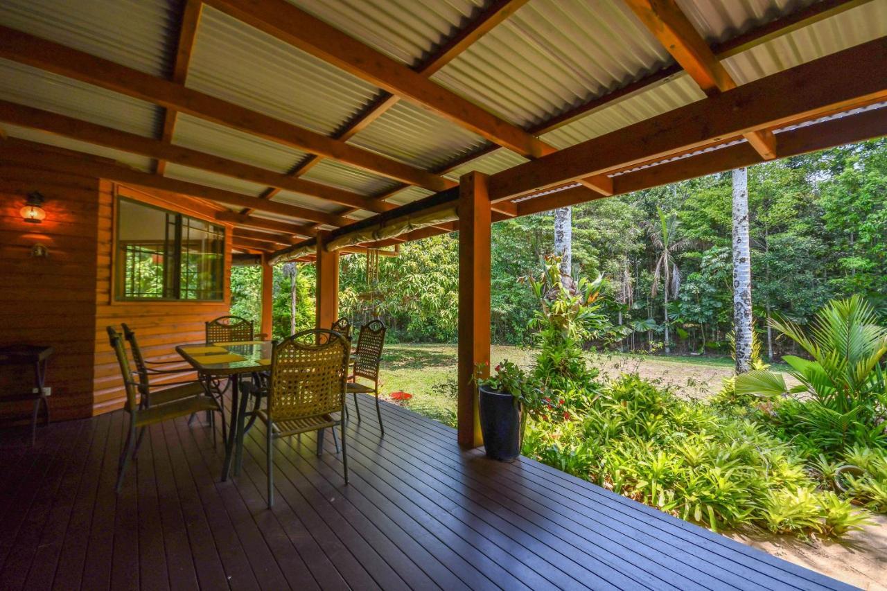 Hibiscus Lodge Bed & Breakfast Wongaling Beach Exterior photo